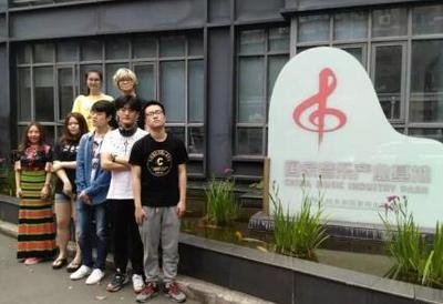 美國(guó)蒙特沃德高中師生上海音樂谷之行 一次跨越文化的演出經(jīng)紀(jì)合作